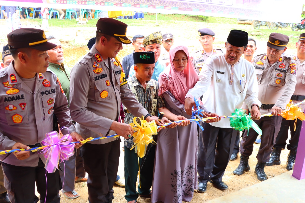 Rumah Program Bersih Ke-11 di Batang Cenaku Diresmikan, Ini Pesan Kapolres Inhu