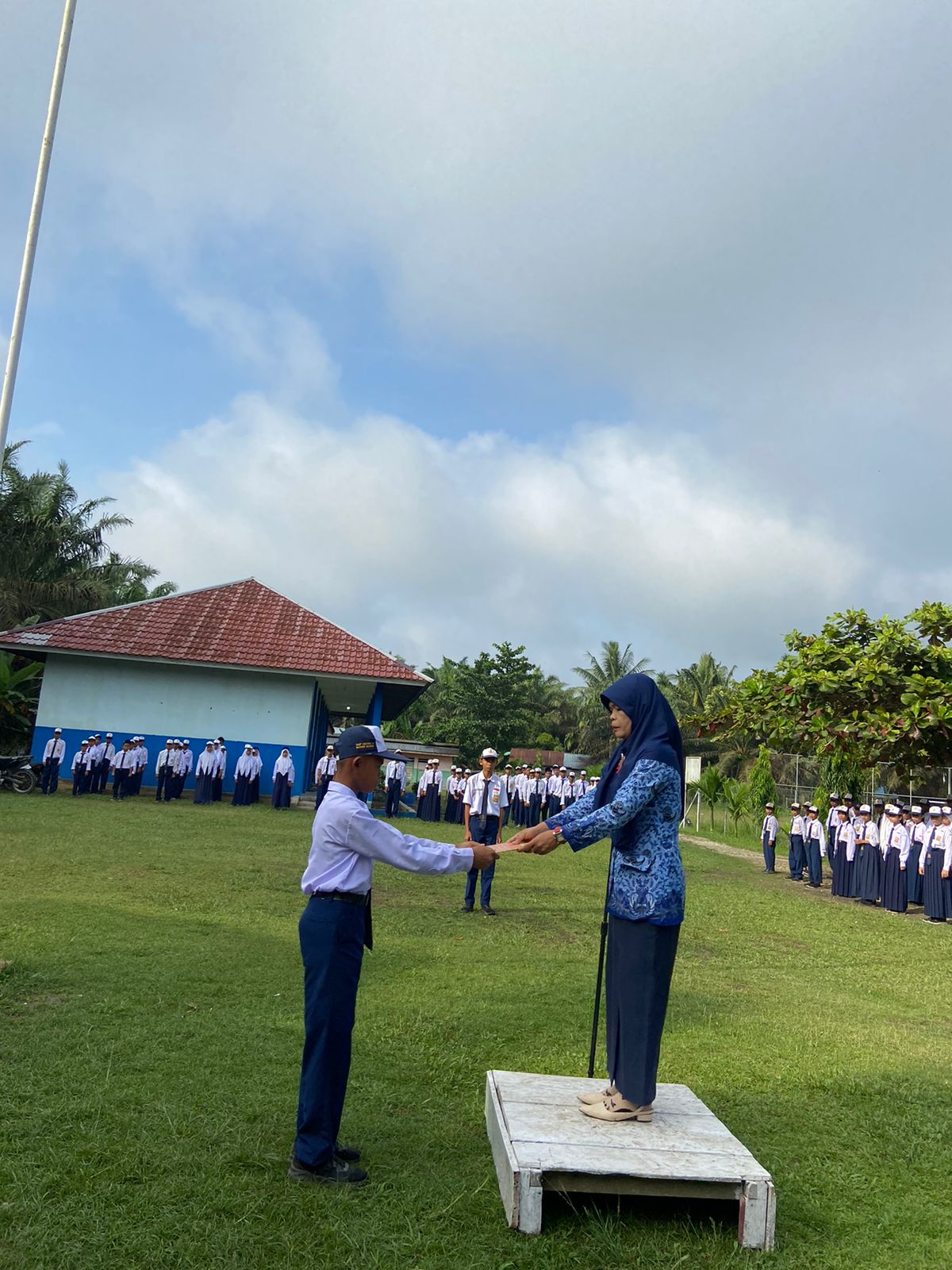 SMPN 4 Batang Gansal Gelar Upacara Hari Kesaktian Pancasila