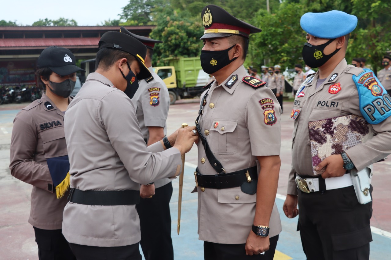 AKP Hendrix Jadi Kapolsek Sebrida Gantikan Kompol Hendri Suparto