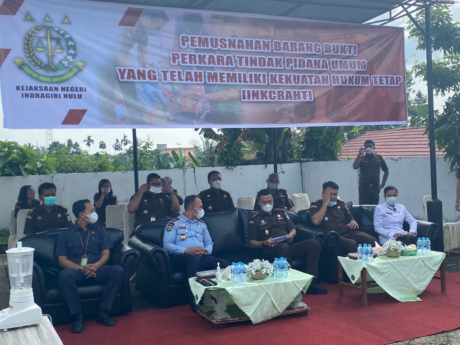 Kejari Inhu Musnahkan Barang Bukti Dan Barang Rampasan Yang Telah di Putuskan Hakim