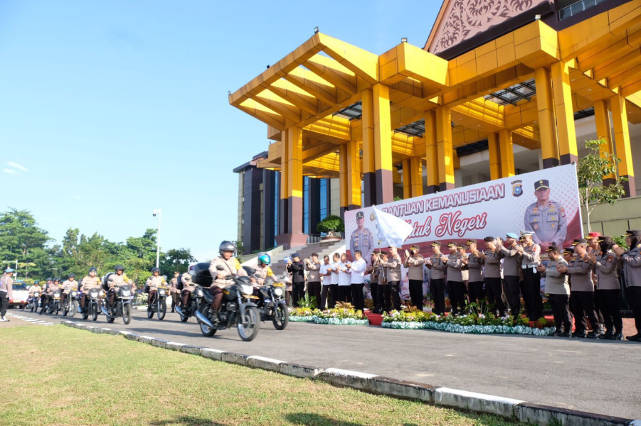 Lepas Pendistribusian ‘Bantuan Kemanusiaan Untuk Negeri’, Kapolda Riau Irjen Moh Iqbal : Bantuan Harus Tepat Sasaran