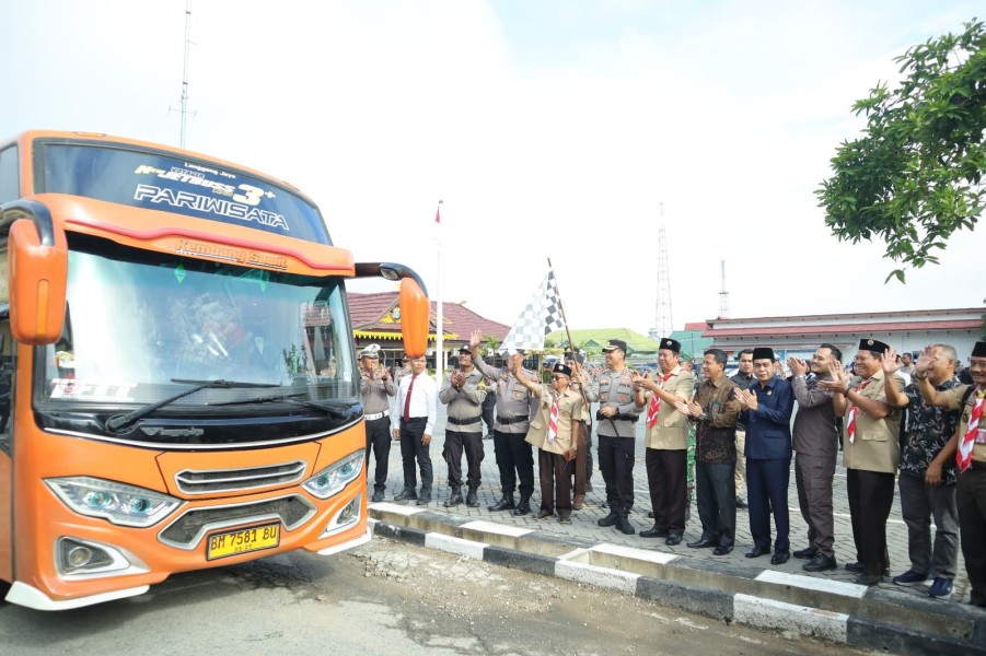Kapolres dan Forkopimda Lepas Kontingen Pramuka Kwarcab Inhu Ikuti Jambore Karhutla di Siak