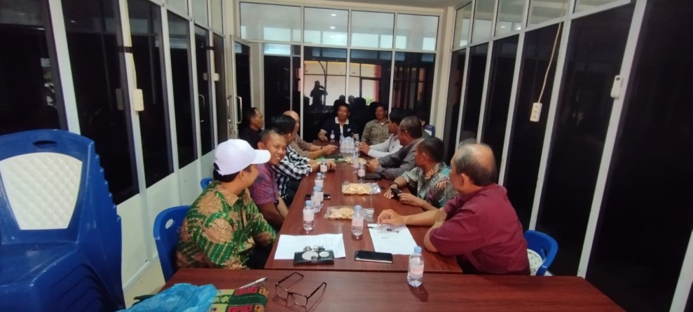 DPC Patri Inhu Gelar Rapat Bahas Persiapan Pelantikan Pengurus dan HUT Transmigrasi  INHU – Dewan Pengurus Cabang (DPC) Perhimpunan Anak Transmigrasi (Patri) Kabupaten Indragiri Hulu (Inhu) menggelar rapat internal untuk memb