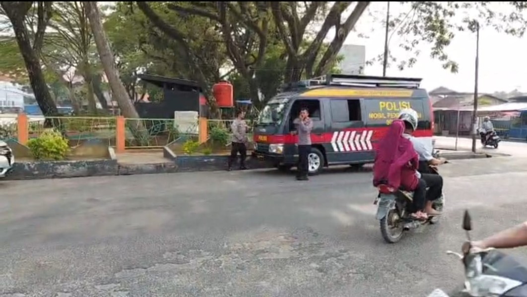 Polres Inhu Gencarkan “Toa Karhutla”, Edukasi Larangan Membakar Lahan Hingga Pelosok Desa
