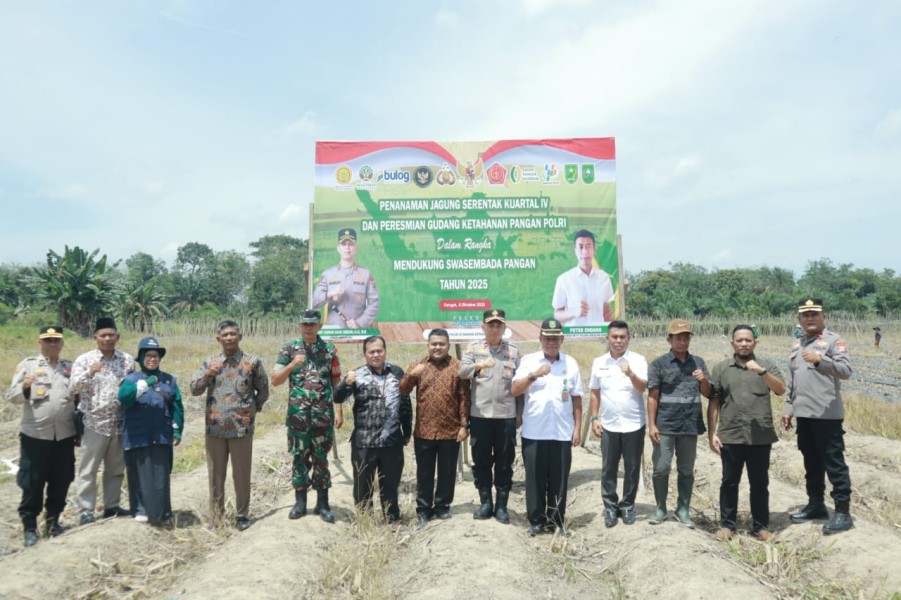 Polres Inhu Dukung Swasembada Pangan Nasional Melalui Penanaman Jagung Serentak Kuartal IV