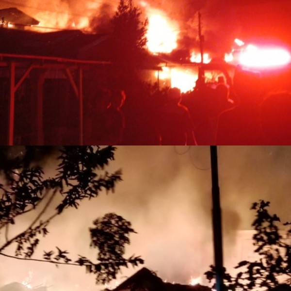 Kebakaran Hebat di Batang Gansal, Beberapa Unit Kendaraan Ikut Ludes