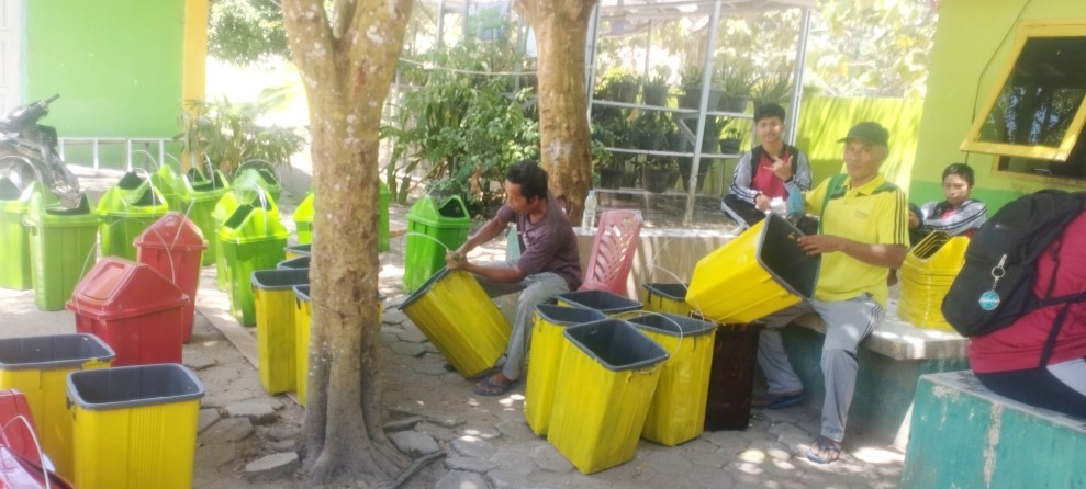 MA Al Ihsan Buluh Rampai Sediakan 40 Tempat Sampah Baru untuk Dukung Gerakan Kebersihan Madrasah