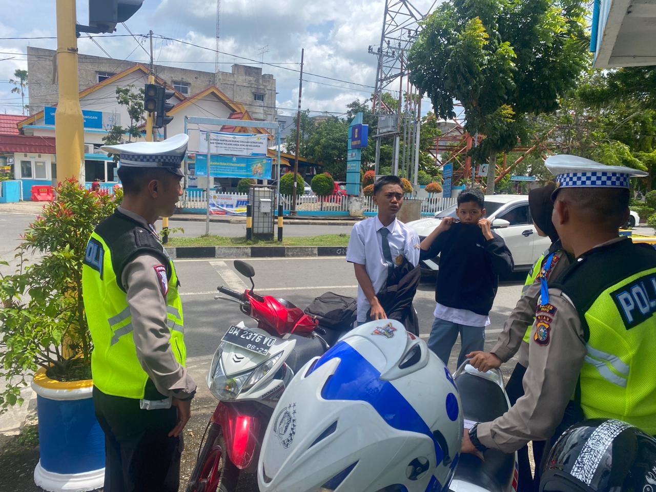 Hari Pertama Operasi Keselamatan LK di Polres Inhu, 16 Pengendara Ditegur
