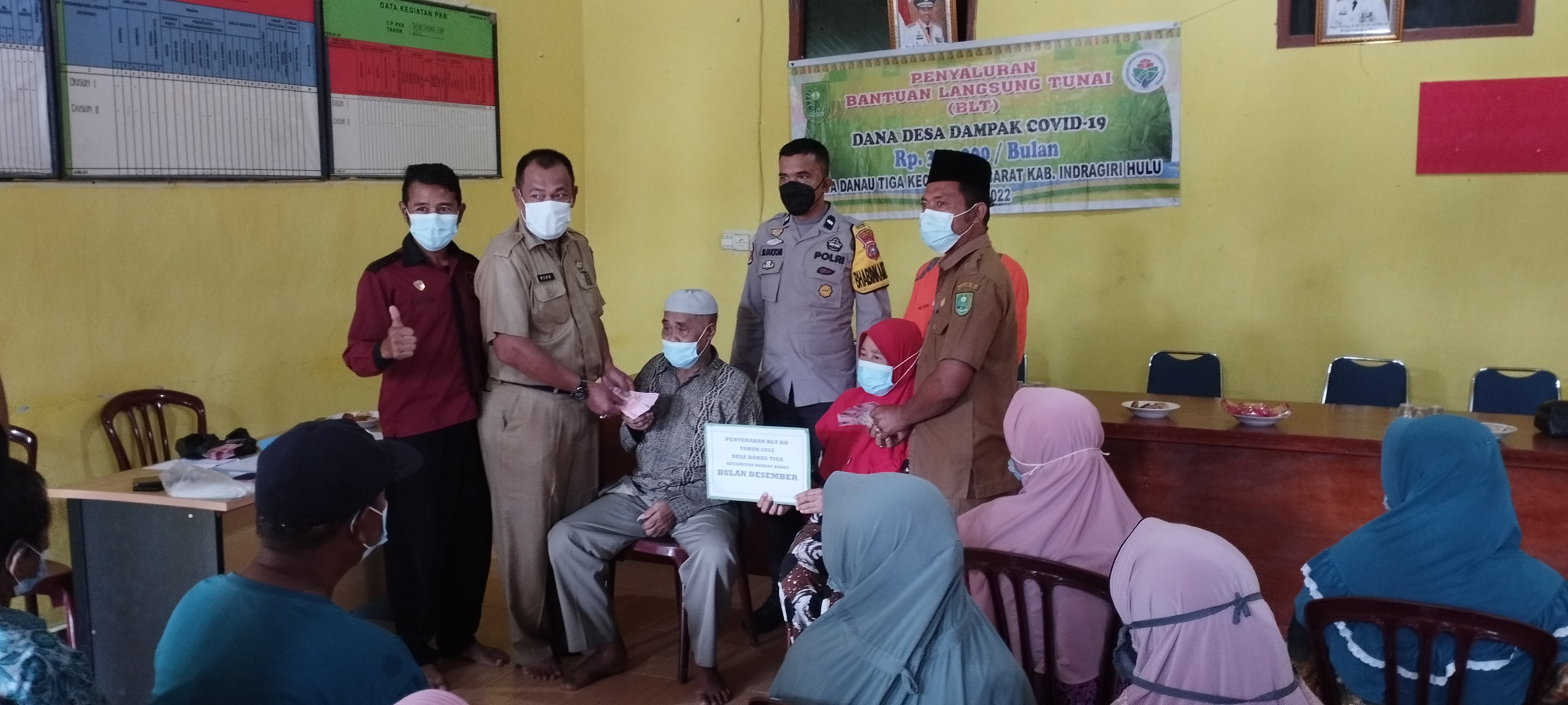 Tahap Akhir BLT DD Disalurkan Kepada 73 KPM, Oleh Pemdes Danau Tiga