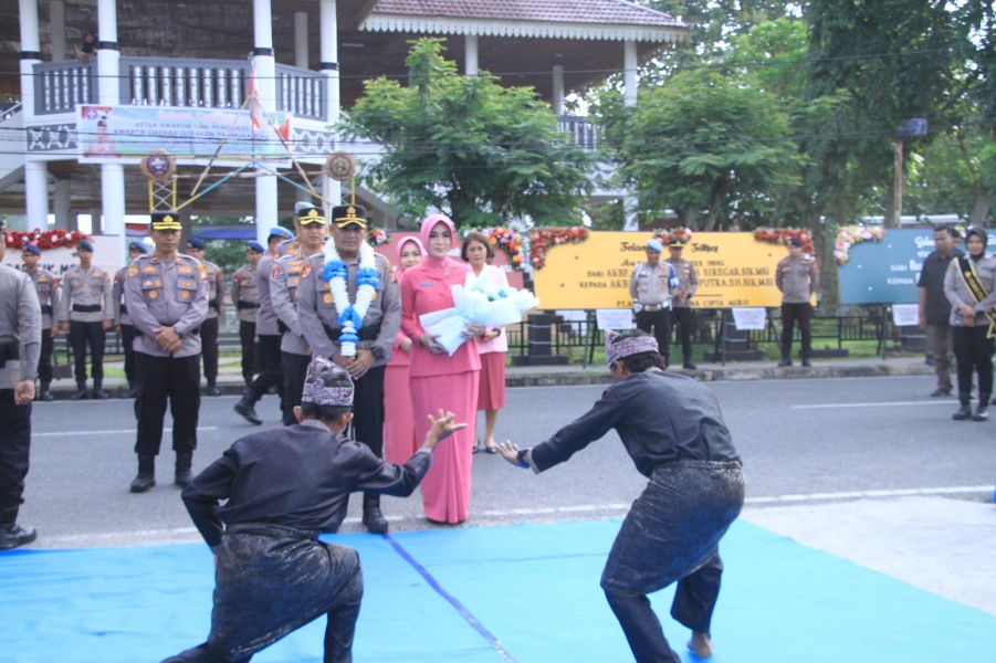 Tongkat Kepemimpinan Berganti, AKBP Eka Ariandy Putra Resmi Jabat Kapolres Inhu ke-48