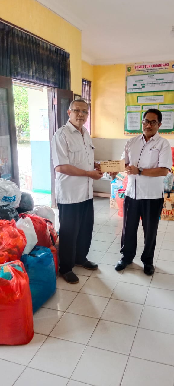 Pramuks Seberida Serahkan Donasi untuk Korban Bencana