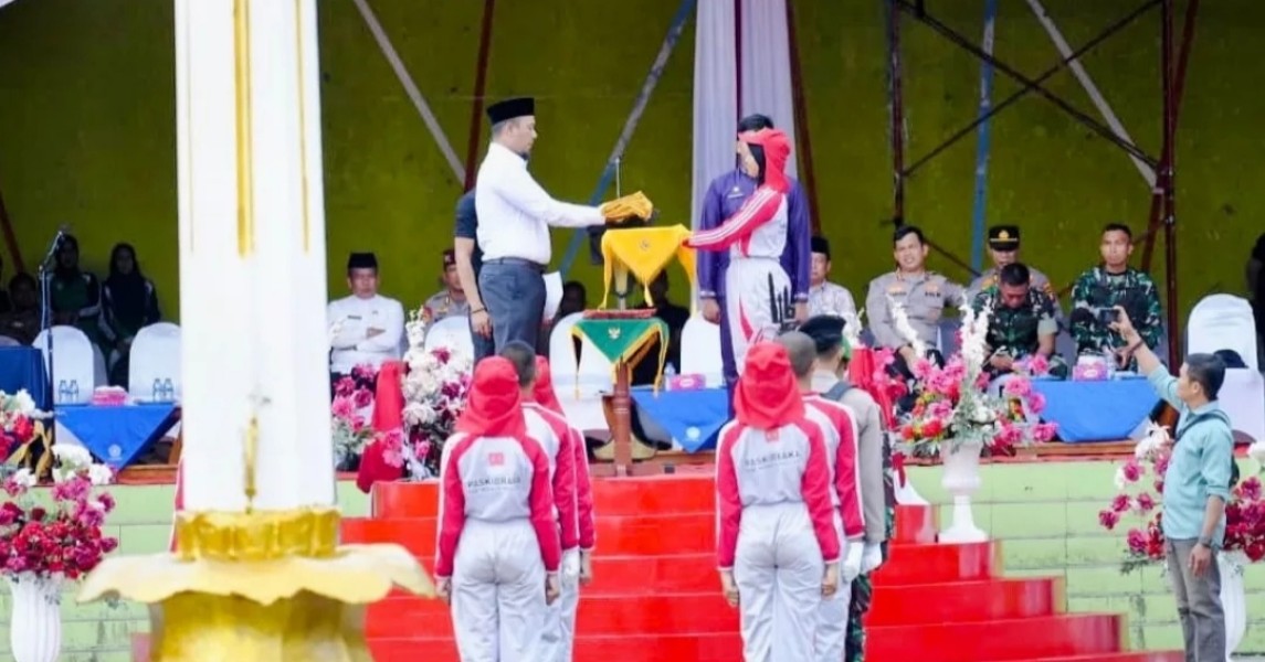 Jelang HUT RI ke-80, Bupati dan Wabup Inhu Pastikan Kesiapan Upacara di RTH Rengat