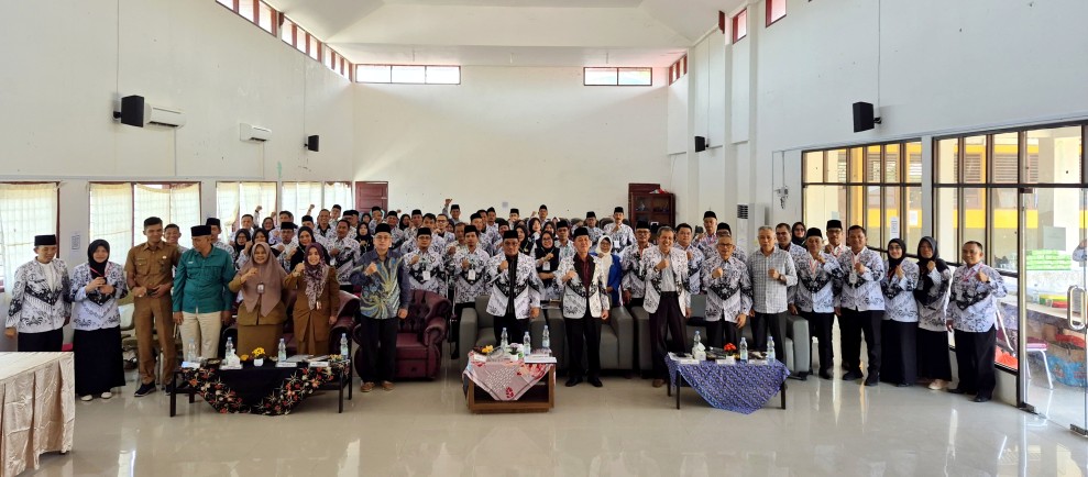 PGRI Batang Peranap Hadiri Konferensi PGRI Inhu, Usulkan Program “Satu Guru Satu Pohon”