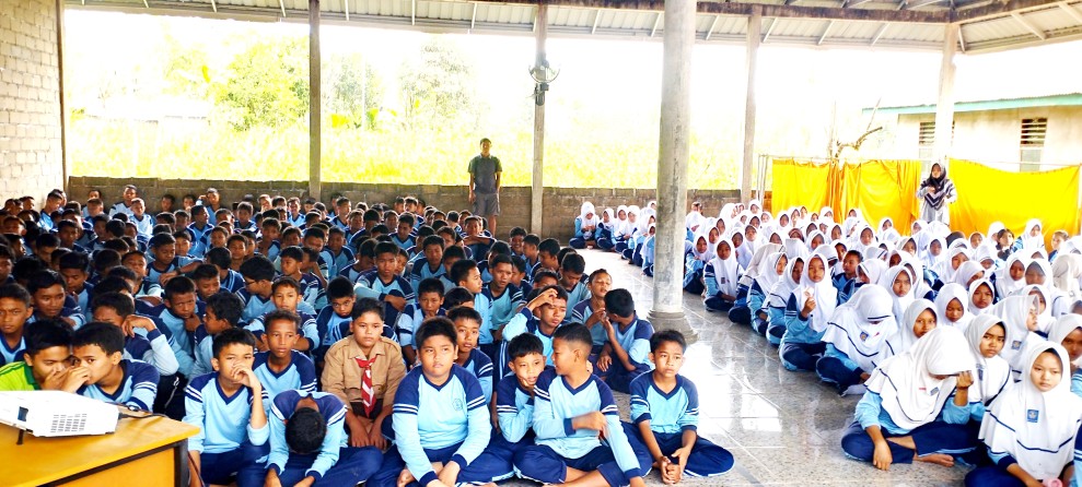 SMPN 1 Batang Gansal Gelar Sosialisasi Bahaya Narkoba dan Program Green Policing