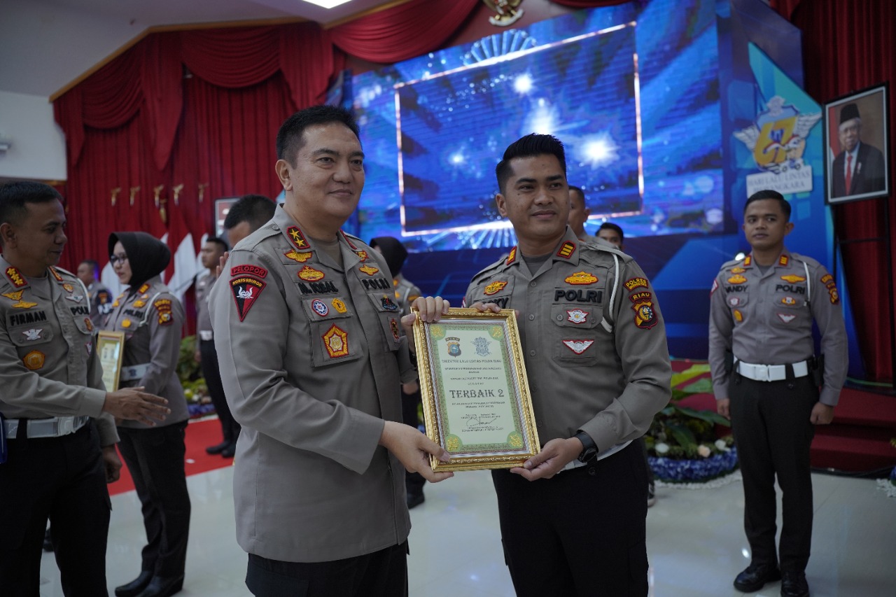 Harumkan Nama Polres,Satlantas Inhu Terima Penghargaan Kapolda
