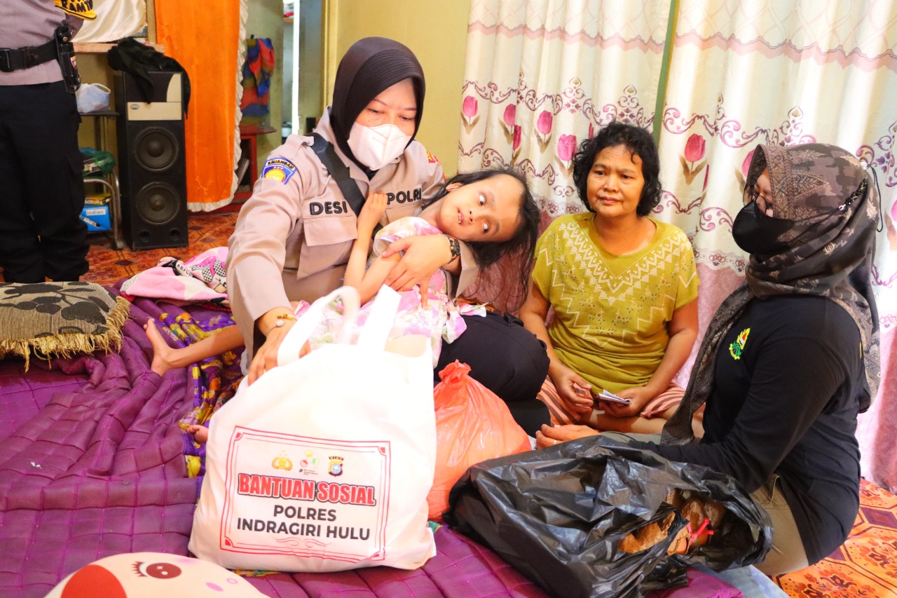 Peringati Hari Disabilitas 2022, Polres Sambangi Warga Penderita Cacat