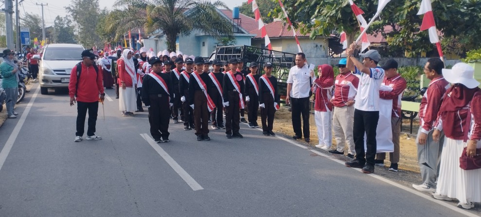 Semarak HUT RI ke-81, 73 Regu Pelajar Adu Kekompakan di Gerak Jalan Seberida