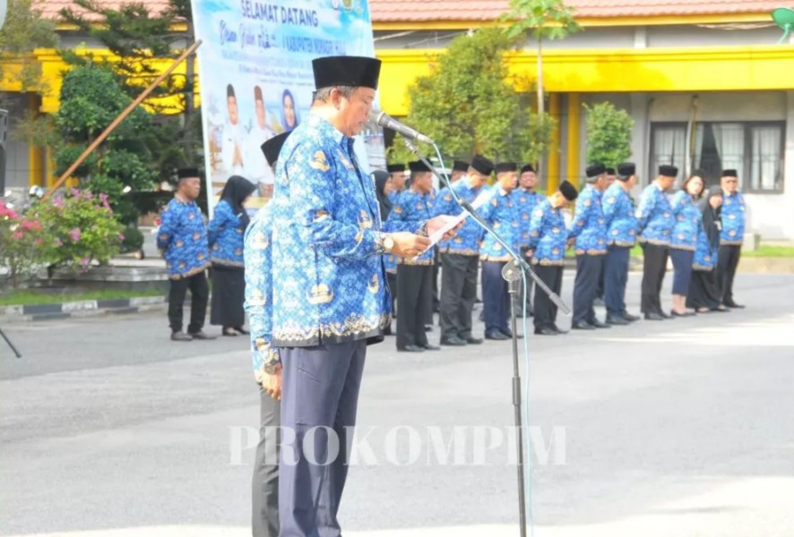 Sekda Hendrizal Pimpin Upacara 17 Hari Bulan Sekaligus peringatan Hari Kesehatan Nasional (HKN) ke–59 di tahun 2023