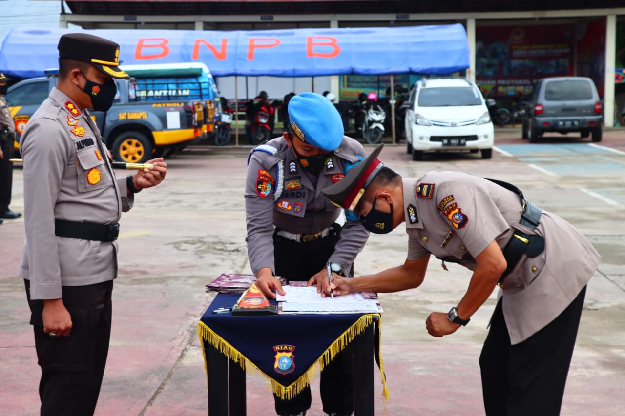 Dua Kabag, 4 Kapolsek Jajaran Polres Inhu Dimutasi