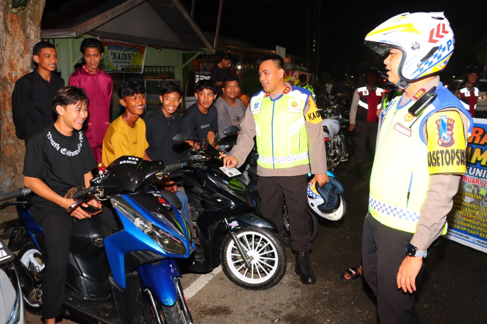 Patroli Humanis, Kapolres Inhu himbau dan ajak masyarakat tertib berlalu lintas