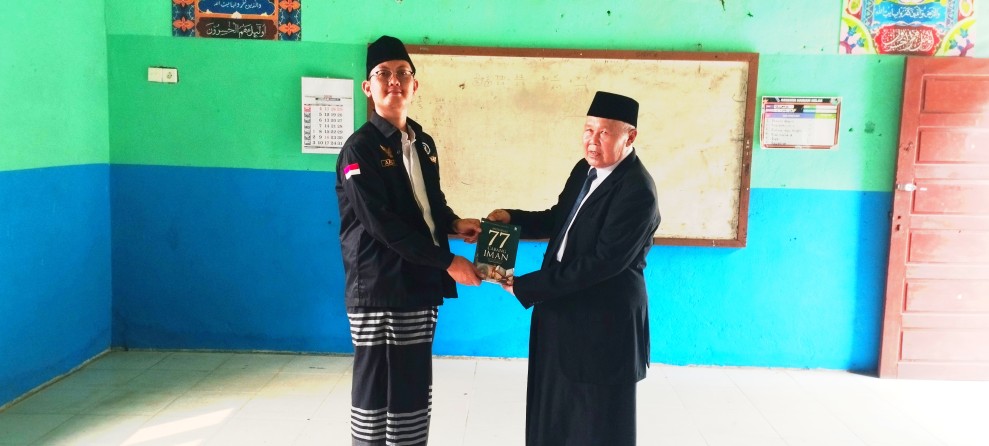 Meriahkan Hari Santri Nasional ke-11, Ponpes Imadul Bilad Tampilkan Nadzam Akidatul Awam dan Luncurkan Dua Buku Karya Pimpinan Pesantren