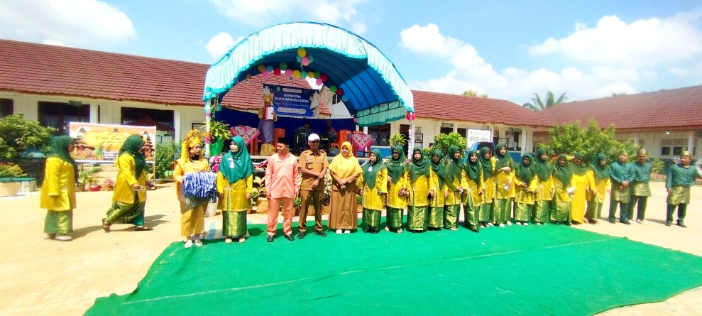 Perpisahan Kelas IX SMP Negeri 4 Seberida Berlangsung Meriah, Diwarnai Pentas Seni dan Haru Perpisahan