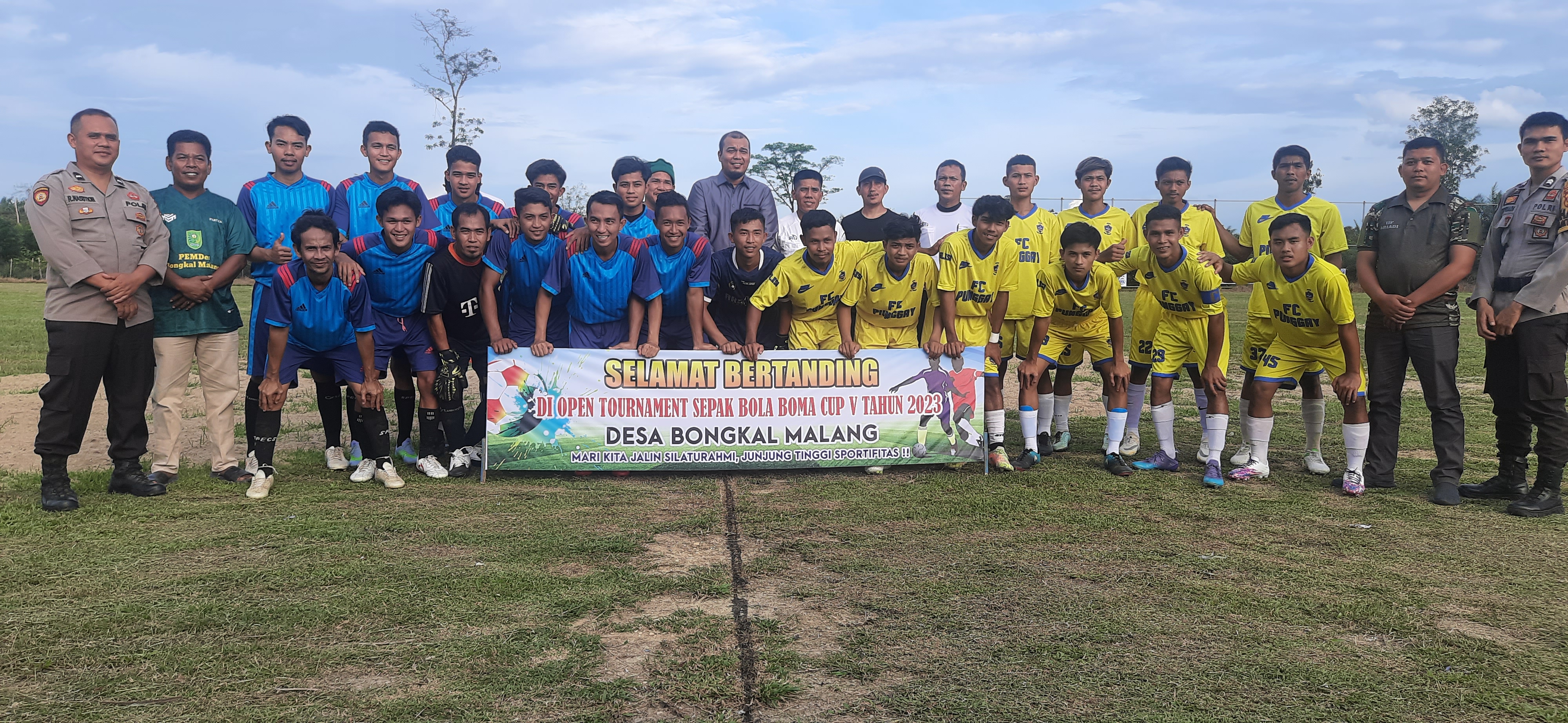 Hadiah Jutaan, Ade Agus Hartanto Buka Open Tournamen Sepak Bola di Desa Bongkal Malang