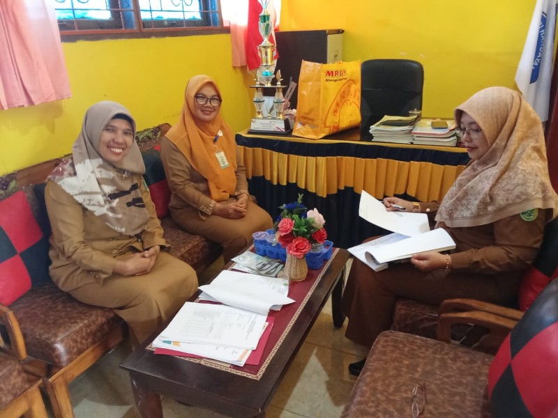 Asesmen Hari Kedua SDN 010 Seresam, Pengawas Korwil Pendidikan Lakukan Peninjauan