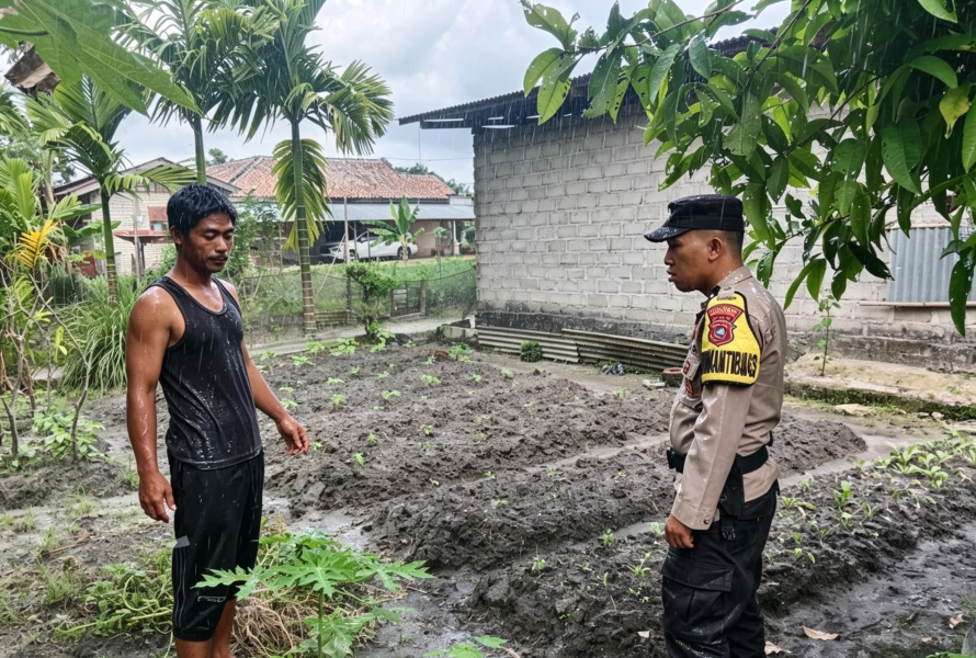 Dukung Ketahanan Pangan Nasional, Polsek Seberida Sambangi Petani Cabai di Desa Seresam