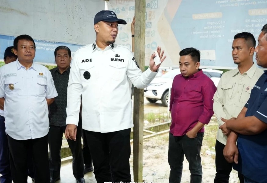 Komitmen Perbaikan Infrastruktur, Bupati Inhu Tinjau Jalan Pematang Jaya Kecamatan Rengat Barat