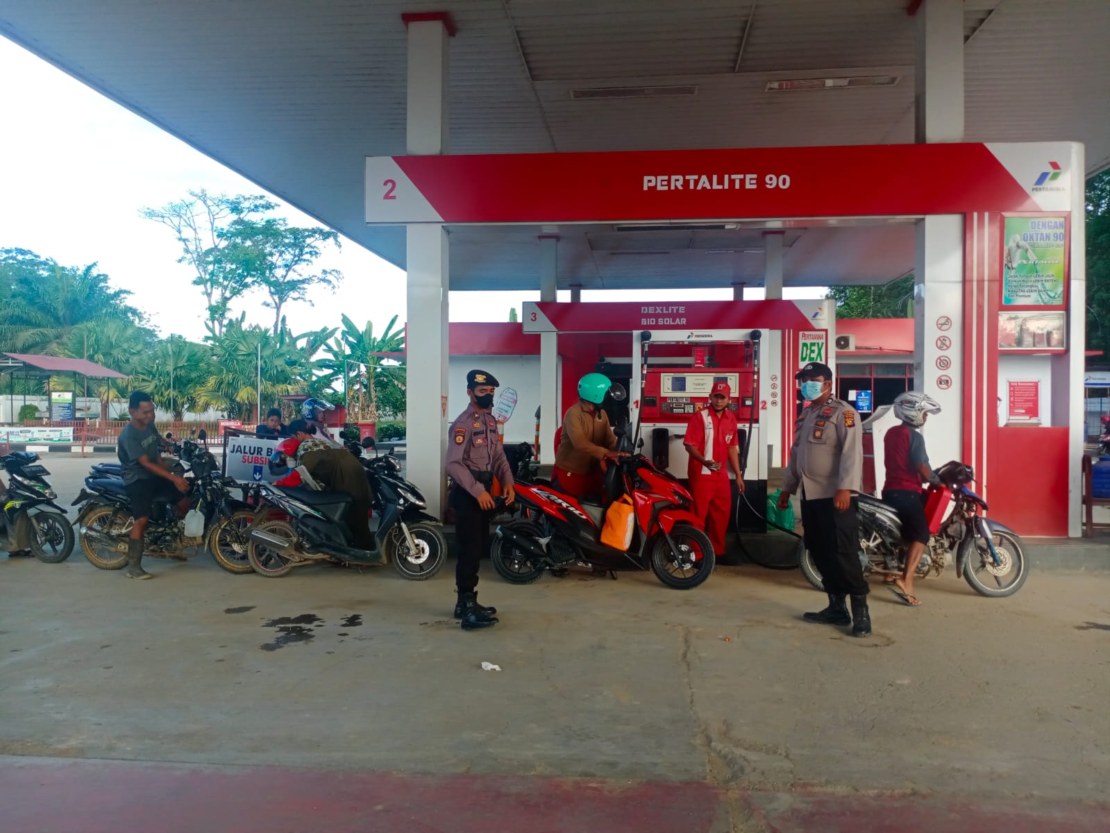 Pasca Kenaikan Harga BBM, Polres Inhu dan Polsek Pantau Aktivitas SPBU