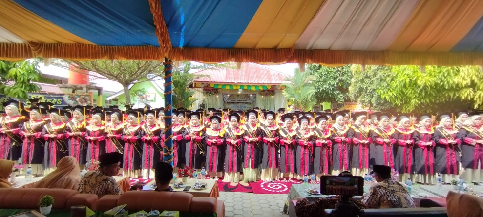 Seratus Tujuh Puluh Siswa/i Kelas Xll MA Al Ihsan Buluh Rampai Inhu, Diwisuda