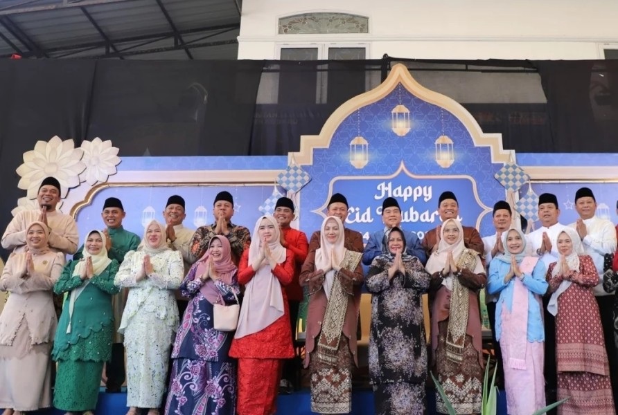 Lebaran Kedua, Bupati Inhu danWabup Hadiri Open House Forkopimda Riau