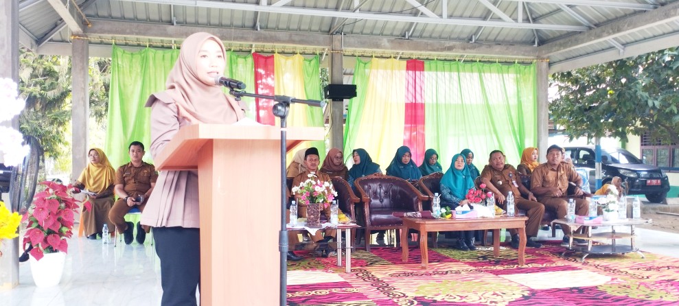 BUNDA PAUD INHU SUCI RAHMIANI SOSIALISASIKAN BAHAYA BULLYING DI SMPN 1 SEBERIDA