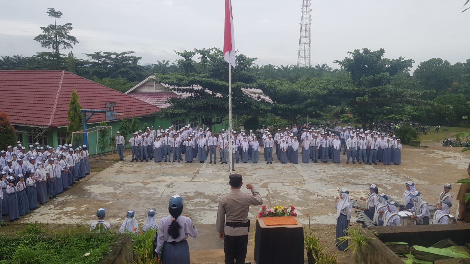 Jadi Irup Di SMAN 1, Ini Pesan Kapolsek Bataang Gansal