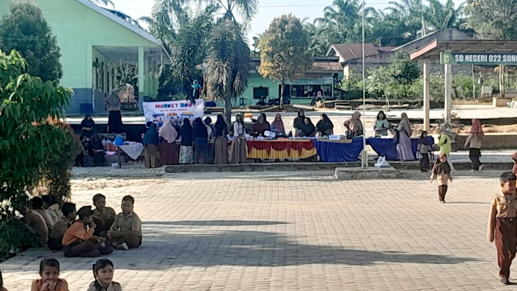 Market Day SDN 022 Sungai Bangkar Tampilkan Aneka Kuliner Olahan Orang Tua Wali