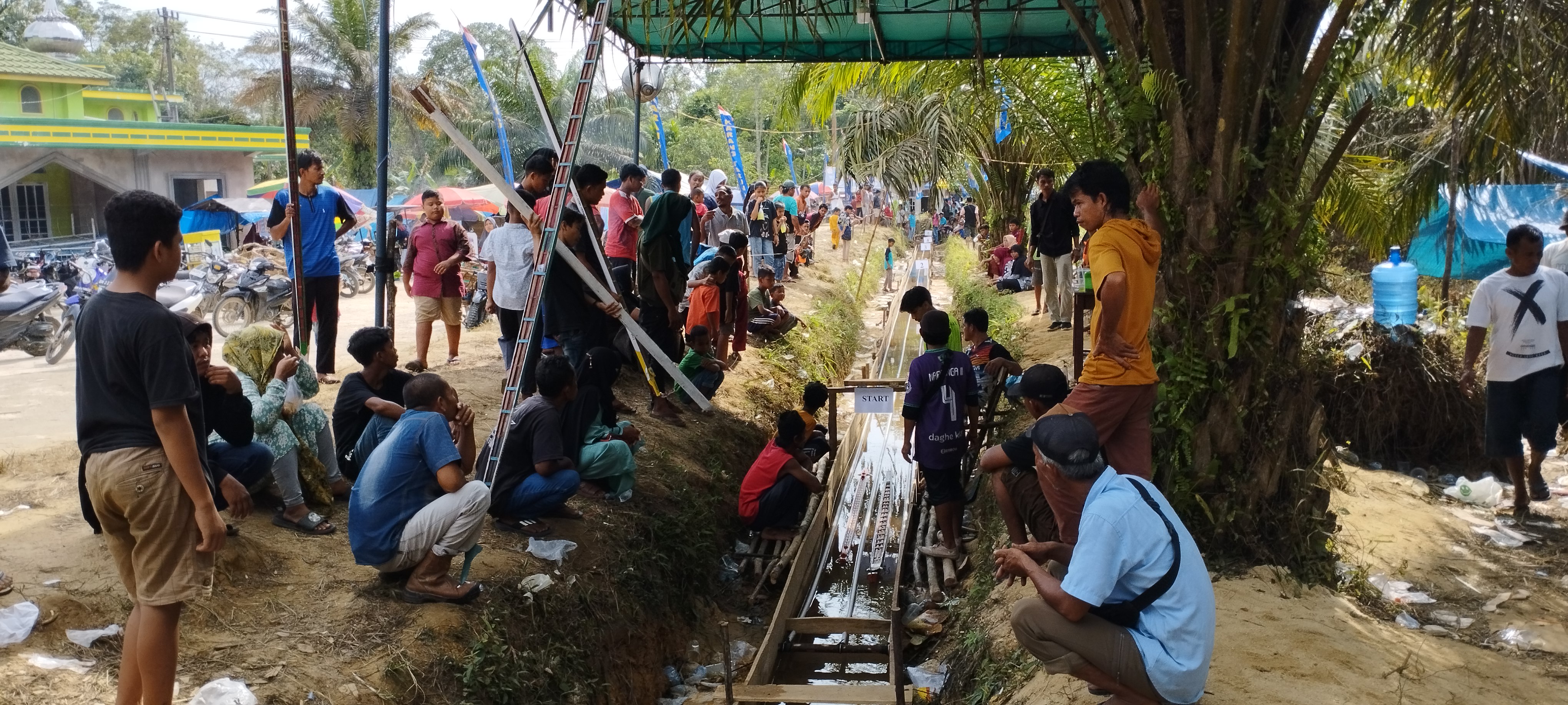 1.400 Sampan Mini, Ikuti Pacu Jalur Miniatur di Arena Jalur Desa Kota Lama