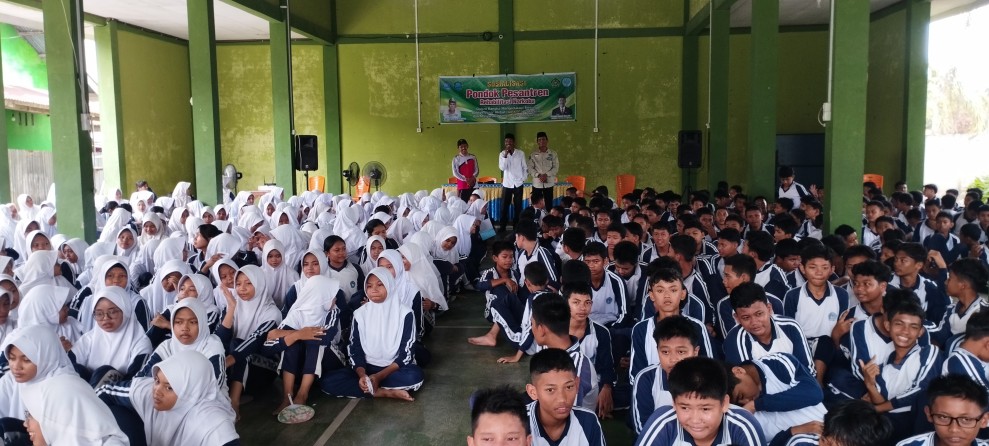 Kemenag Inhu dan Ponpes Rehabitasi Narkoba At Taubah, Sosialisasi Tentang Bahaya Narkoba di SMP Negeri 1 Seberida