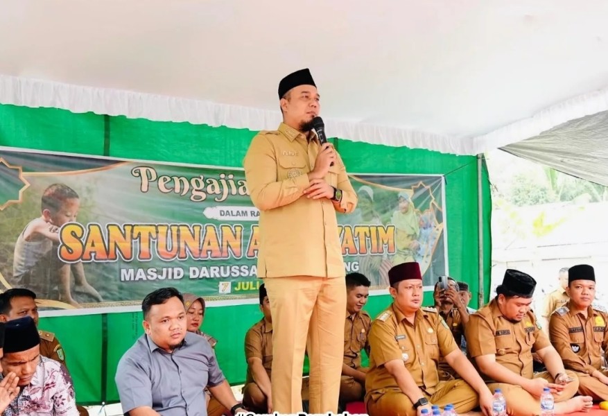 Meriah, Warga Belimbing Batang Gansal Sambut Antusias Bupati Ade pada Syukuran Asyura
