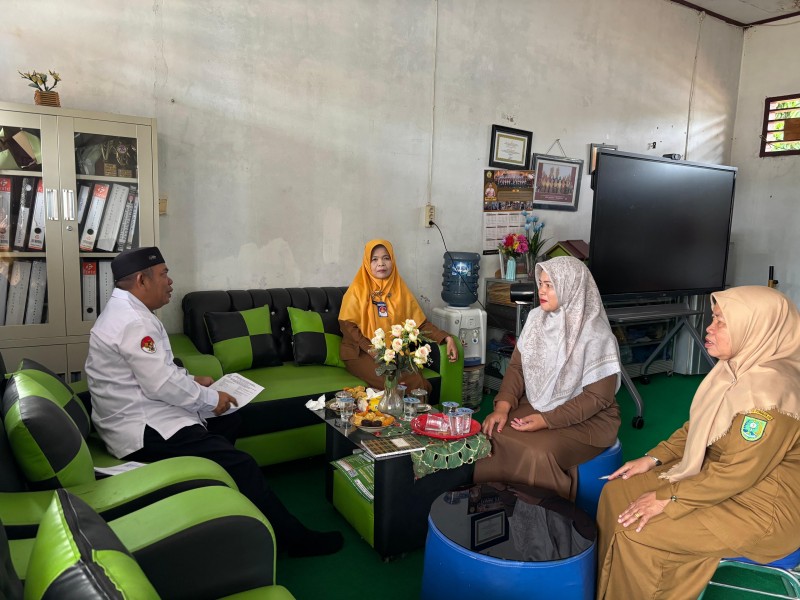 Hari Kedua Asesmen, SMPN 4 Seberida Dapat Kunjungan Staf Kemenag Inhu