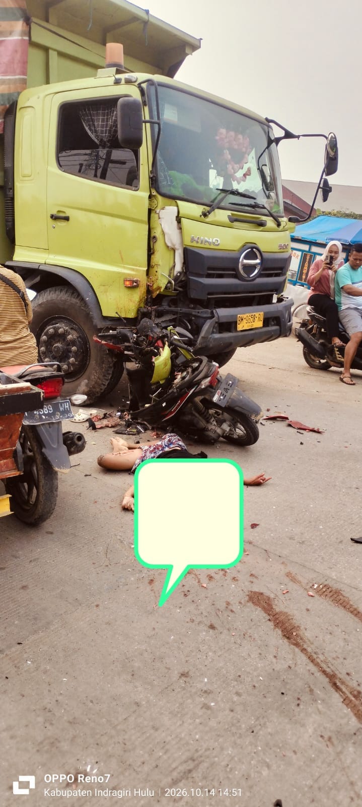 MENCEKAM! Tabrakan Dump Truk dan Motor di Peranap, Dua Remaja Tewas, Satu Luka-Luka