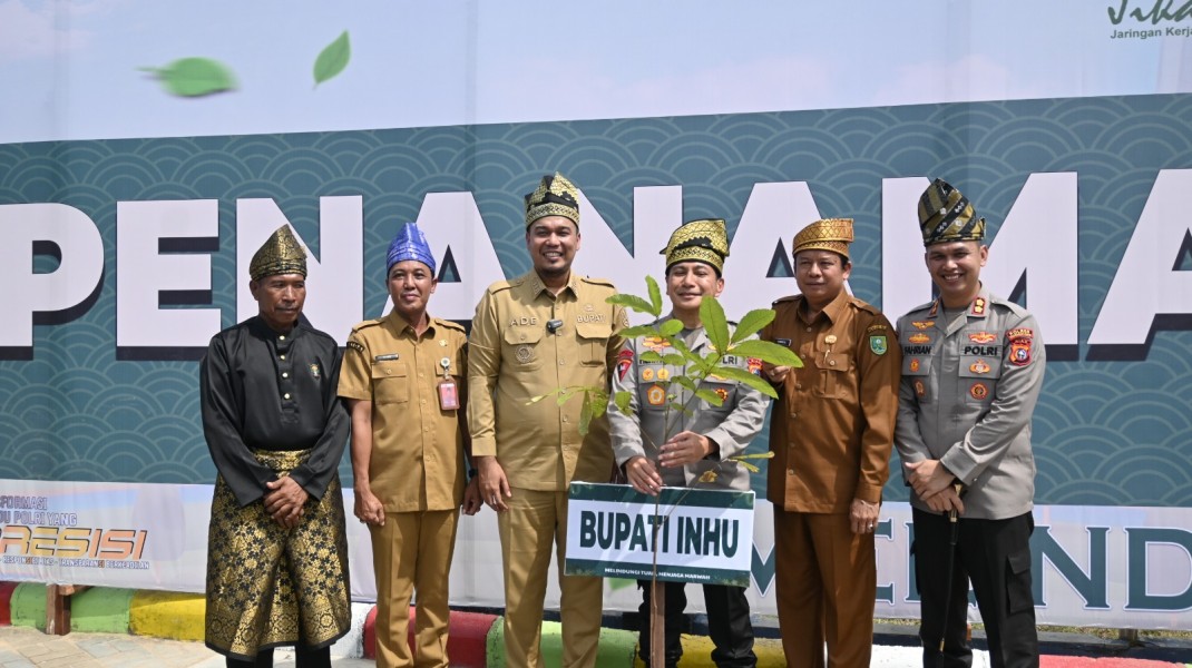 Sadar Adat dan Budaya untuk Mencintai Lingkungan, Kapolda Riau Tanam Pohon di Daerah Wisata Danau Raja