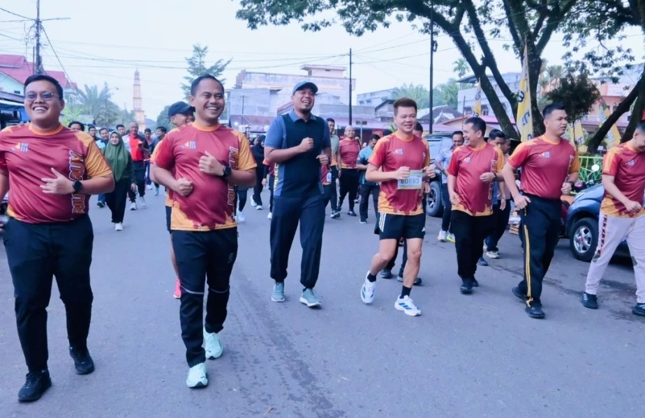 Bupati Ade dan Forkopimda Inhu Meriahkan “Riuh Run” Kodim 0302 Sambut HUT TNI ke-80