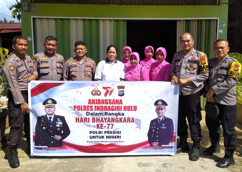 Polsek Lirik Anjangsana Kerumah Purnawirawan Polri Sempena Hari Bhayangkara ke-77