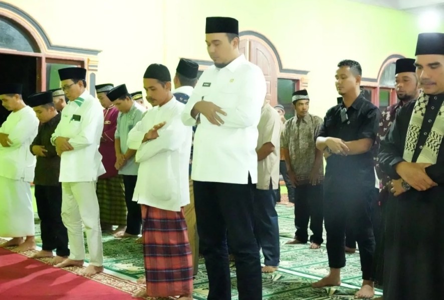 Safari Ramadhan di Kampung Jawa, Bupati Ade Sampaikan Terima Kasih Atas Sambutan Masyarakat