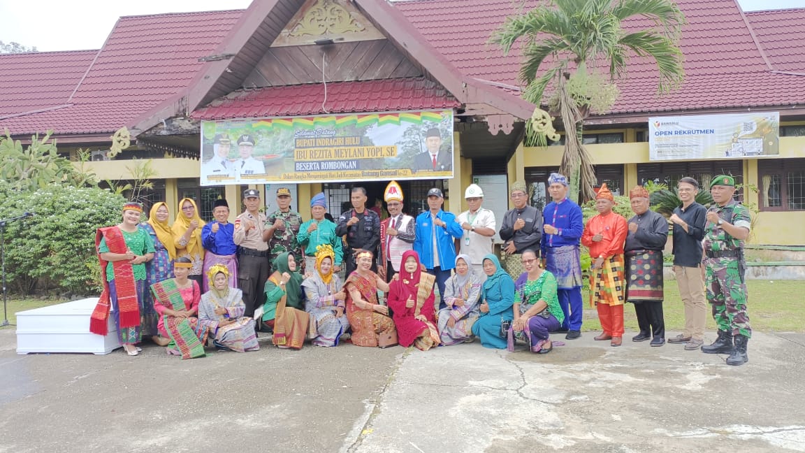 Puncak Hari Jadi Kecamatan Batang Gansal Ditandai Dengan Digelarnya Upacara Dan Pentas Seni Budaya