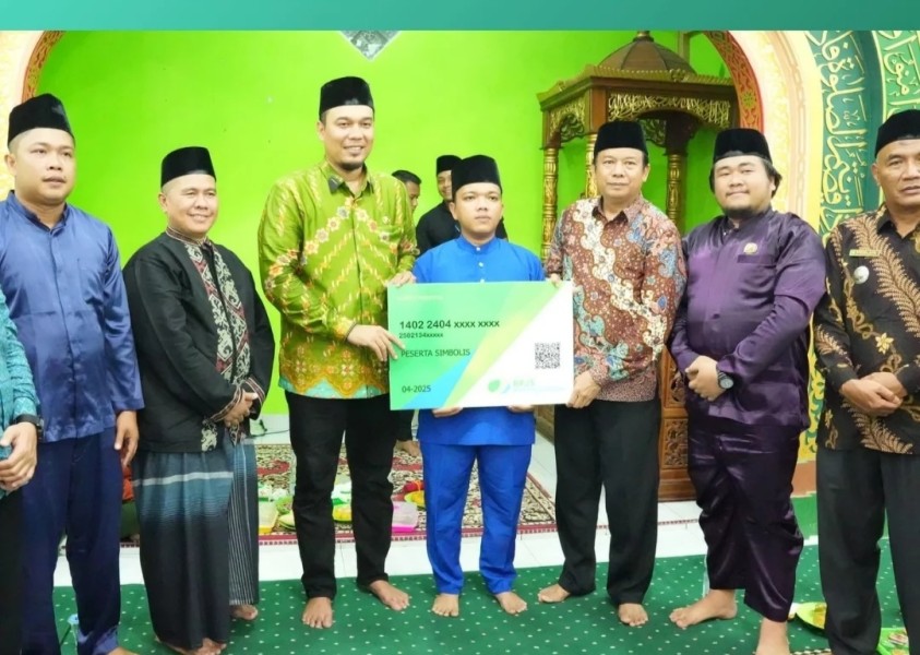 Jamaah Masjid Al-Fattah Antusias, Sambut Kedatangan Bupati dan Wabup Inhu  INHU - Selepas