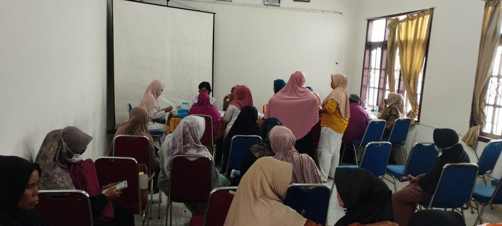 Posbindu Tri Tunggal Desa Petalabumi Gelar Cek Kesehatan Lansia