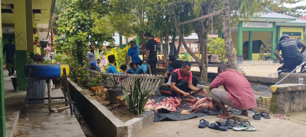 MTs Al-Ihsan Buluh Rampai, Potong 1 Ekor Sapi Qurban