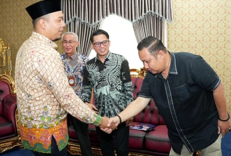 Bupati Ade Terima Kunjungan Rektor ITB Indragiri